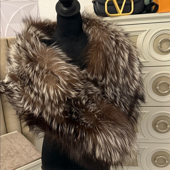 Saga fox fur stole wrap silver fox - Picture 5 of 13